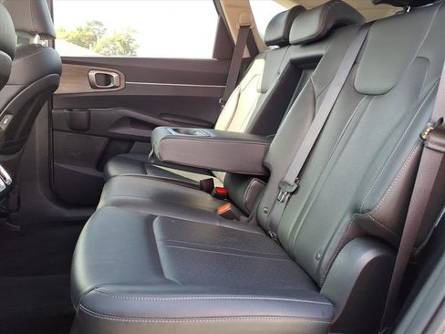 Used 2022 Kia Sorento S image 14