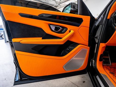 Used 2022 Lamborghini Urus image 44