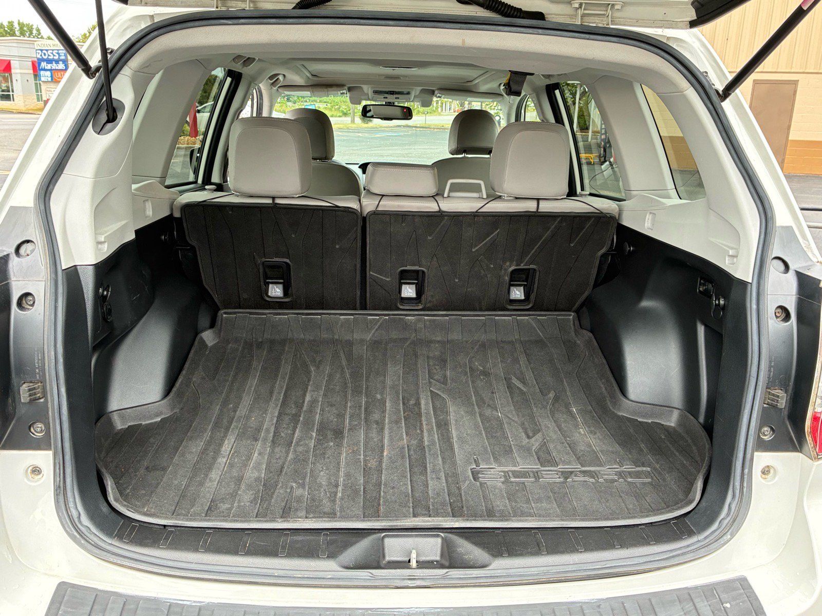 Used 2016 Subaru Forester 2.5i Limited AWD/4WD image 10