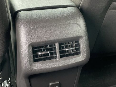 Certified 2024 Chevrolet Equinox LT image 25