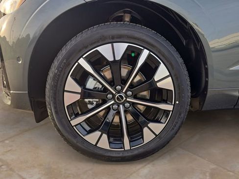 New 2026 Volvo XC60 B5 Plus AWD/4WD image 14