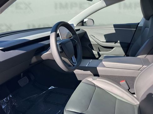 Used 2025 Tesla Model 3 Long Range image 9