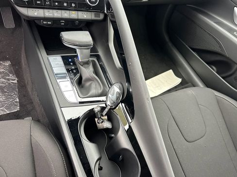 New 2025 Hyundai Elantra SEL image 33