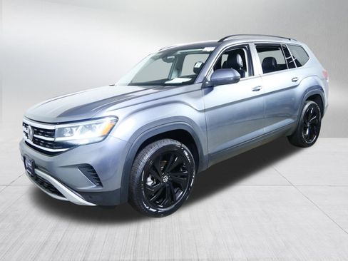 Certified 2023 Volkswagen Atlas SE w/ Panoramic Sunroof Package image 3