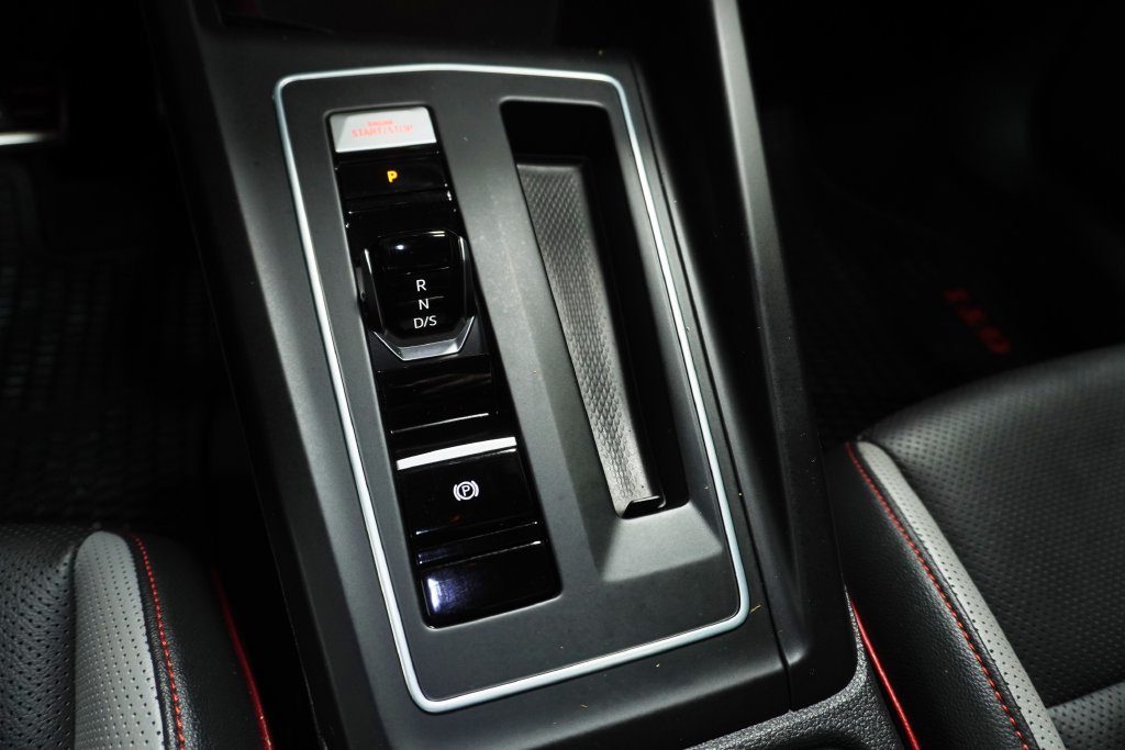 Used 2022 Volkswagen GTI SE FWD image 19