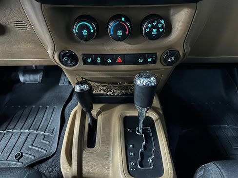 Used 2012 Jeep Wrangler Sahara w/ Trailer Tow Group image 28