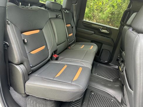 Used 2024 GMC Sierra 2500 AT4 w/ AT4 Premium Plus Package image 24