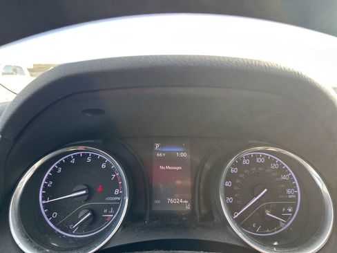 Used 2020 Toyota Camry LE image 9