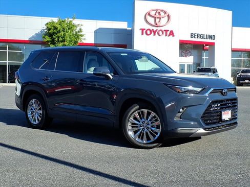 New 2026 Toyota Grand Highlander Platinum image 2