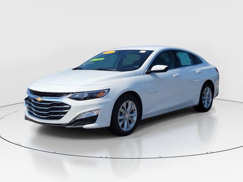 Used 2024 Chevrolet Malibu LT FWD image 2