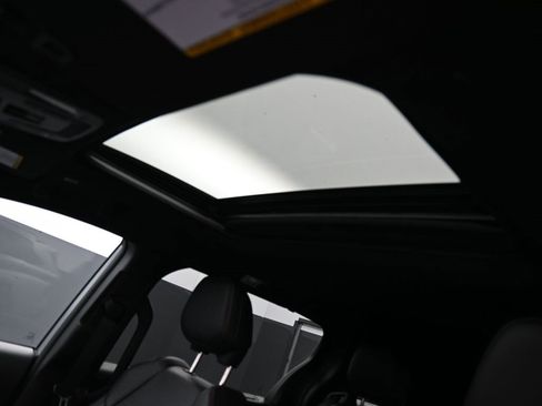 Used 2025 Toyota Sienna XSE image 27