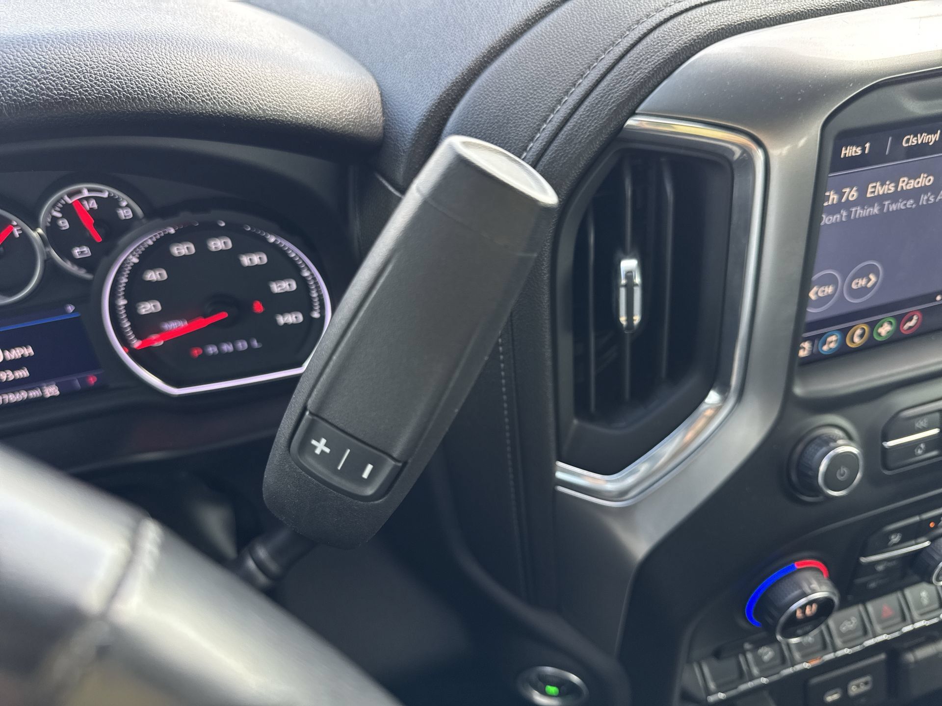 Certified 2021 Chevrolet Silverado 1500 LT Trail Boss w/ Convenience Package II AWD/4WD image 19