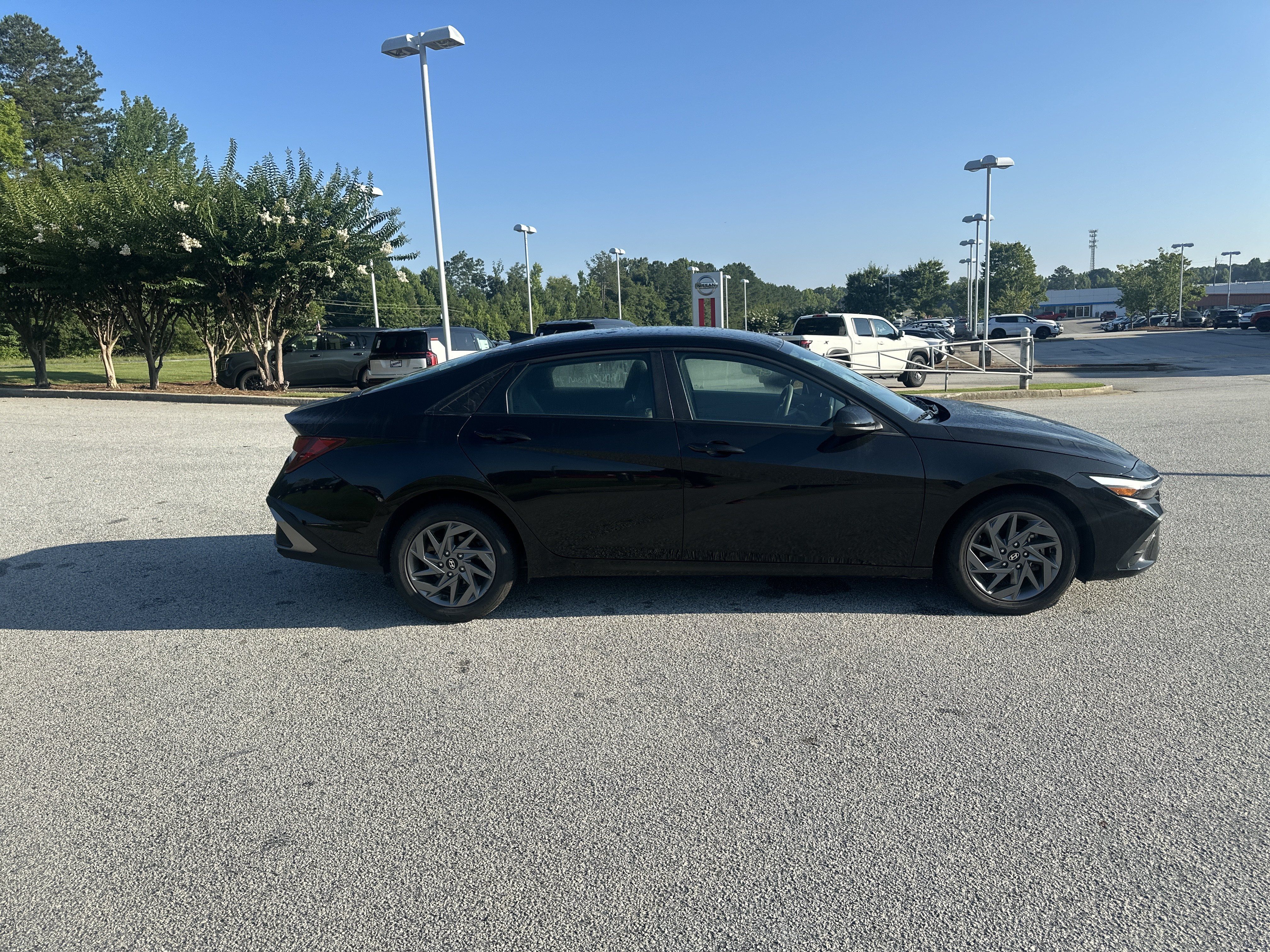 Used 2024 Hyundai Elantra SEL FWD image 4
