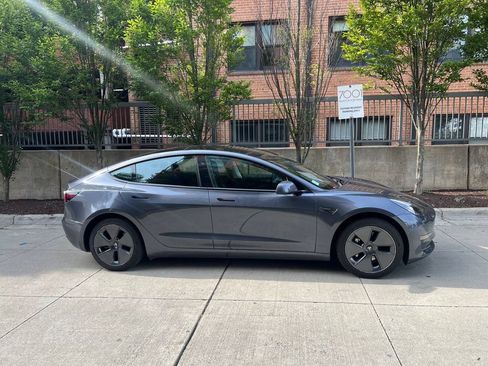 Used 2022 Tesla Model 3 Long Range AWD/4WD image 4