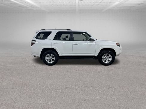 Used 2022 Toyota 4Runner SR5 Premium w/ Moonroof Package AWD/4WD image 14