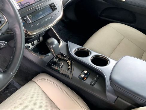 Used 2014 Toyota Avalon Limited w/ Technology Package FWD image 17