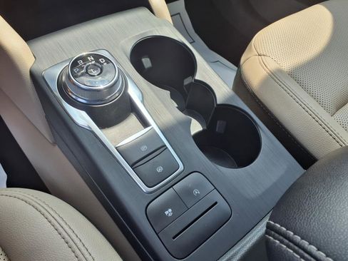 Used 2022 Ford Escape SEL image 12