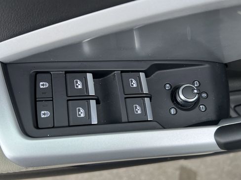 Used 2025 Audi Q3 2.0T Premium Plus w/ Premium Plus Package image 15