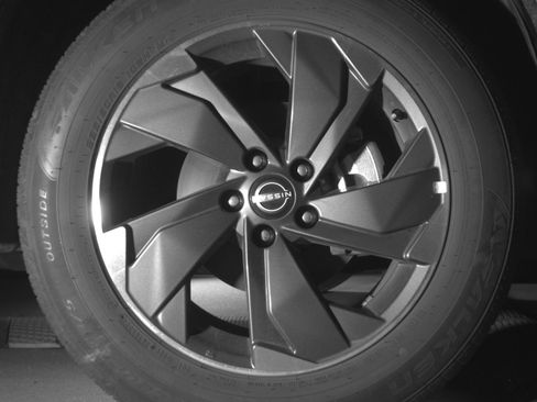 Used 2025 Nissan Rogue SV FWD image 13
