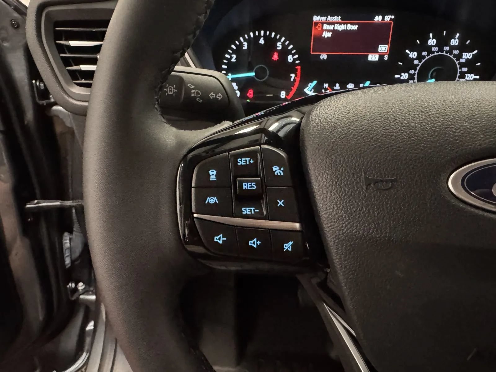 Used 2022 Ford Escape SEL FWD image 19