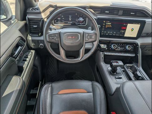 Used 2023 GMC Sierra 1500 AT4 w/ AT4 Premium Package AWD/4WD image 10