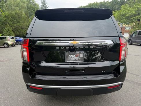 Used 2021 Chevrolet Suburban LT AWD/4WD image 4