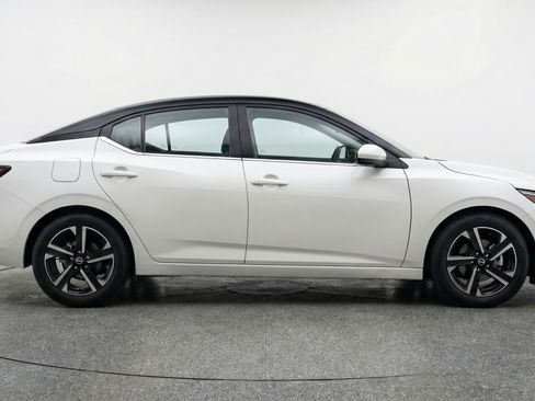 Used 2025 Nissan Sentra SV image 11