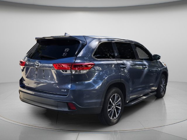 Used 2018 Toyota Highlander XLE FWD image 6