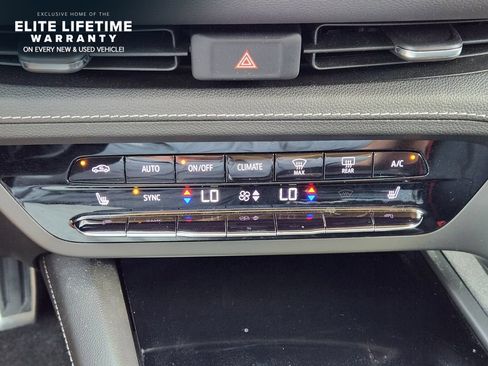 Used 2023 Buick Envision Essence w/ Sport Touring Package FWD image 18