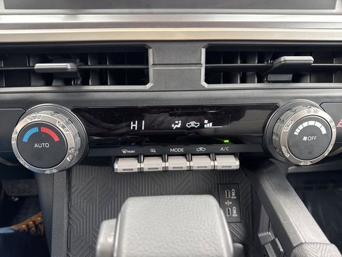 Used 2025 Toyota Tacoma TRD Off-Road image 17