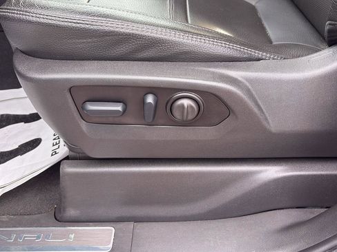 Certified 2023 GMC Sierra 3500 Denali image 13