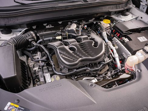 Used 2021 Jeep Cherokee Trailhawk image 33