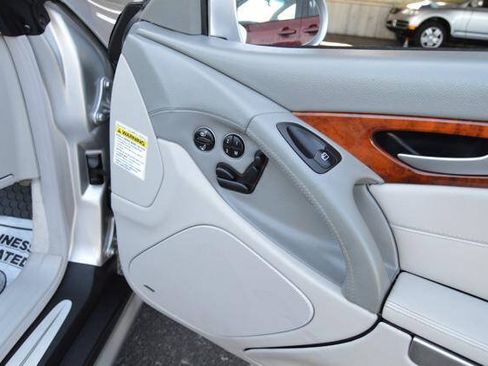 Used 2005 Mercedes-Benz SL 500 image 44