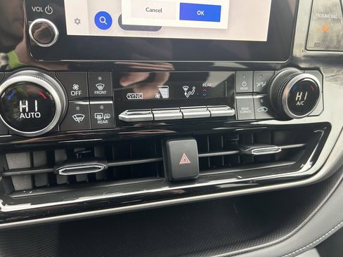 Certified 2025 Toyota Highlander LE image 17