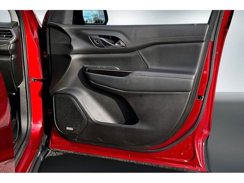 Used 2023 GMC Acadia AT4 image 28