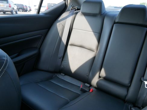 Used 2020 Nissan Altima 2.0 Platinum FWD image 12