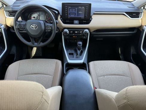 Used 2021 Toyota RAV4 XLE FWD image 10