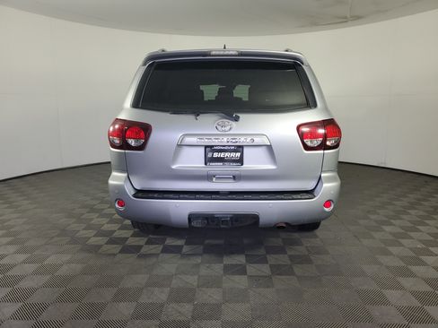 Used 2019 Toyota Sequoia SR5 AWD/4WD image 5
