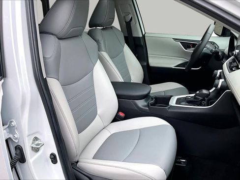 Certified 2023 Toyota RAV4 XLE Premium AWD/4WD image 9