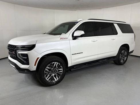Used 2025 Chevrolet Suburban Z71 AWD/4WD image 5