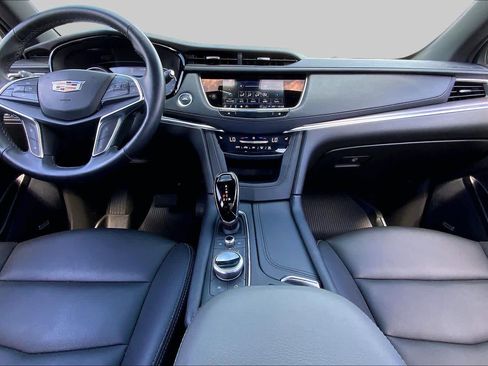 Used 2025 Cadillac XT5 Luxury w/ LPO, Floor Liner Package FWD image 15