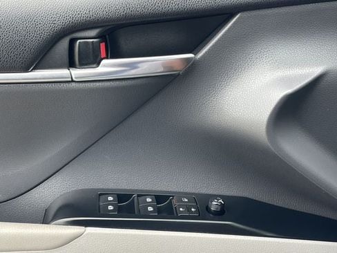 Used 2019 Toyota Camry LE FWD image 22