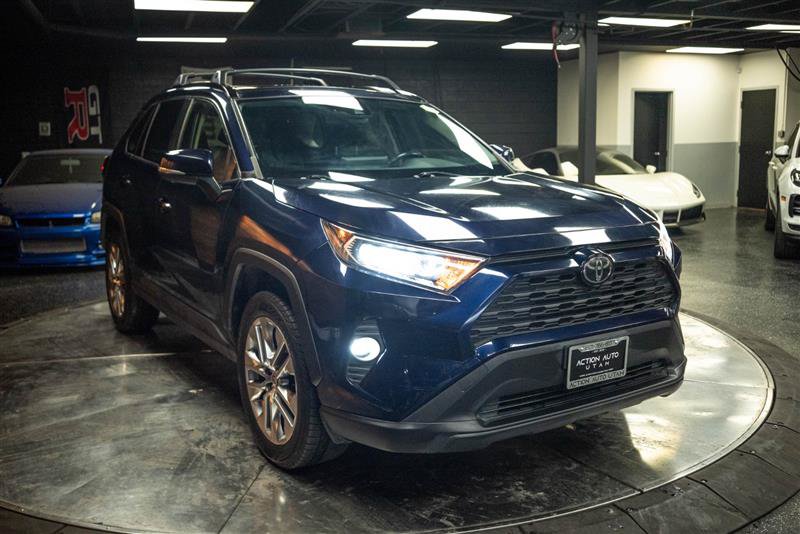 Used 2020 Toyota RAV4 XLE Premium AWD/4WD image 5