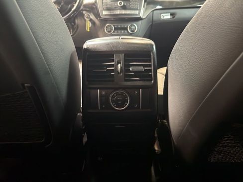 Used 2018 Mercedes-Benz GLE 43 AMG 4MATIC w/ Premium 2 Package image 18