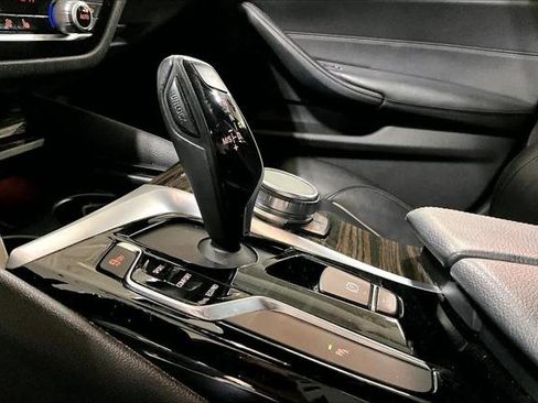 Used 2020 BMW 530i w/ Convenience Package RWD image 16