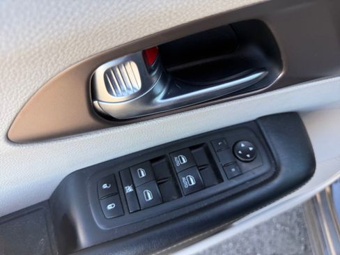 Used 2021 Chrysler Voyager Lxi FWD image 11