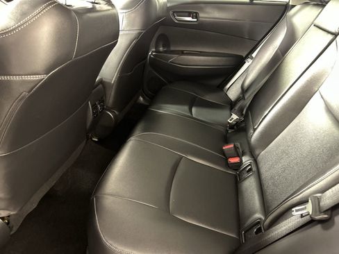 Used 2024 Toyota Corolla Cross XLE w/ Convenience Package FWD image 25