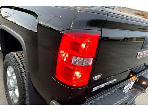 Used 2017 GMC Sierra 3500 Denali w/ Duramax Plus Package image 24