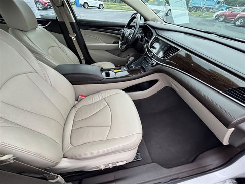 Used 2018 Buick LaCrosse Essence FWD image 26