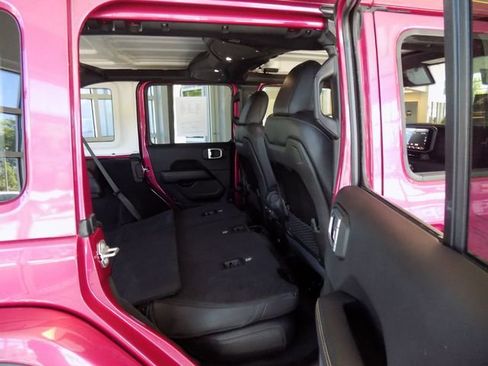 Certified 2024 Jeep Wrangler Unlimited Sahara AWD/4WD image 33